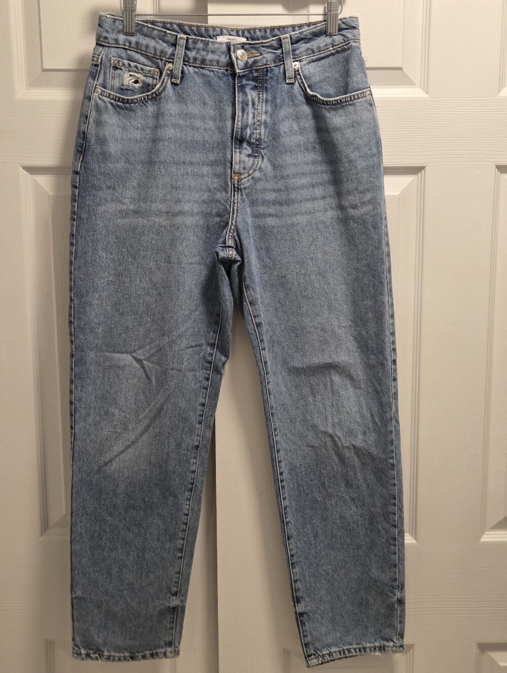 Forever 21 Classic High-Waist Light Wash Jeans - Size 28